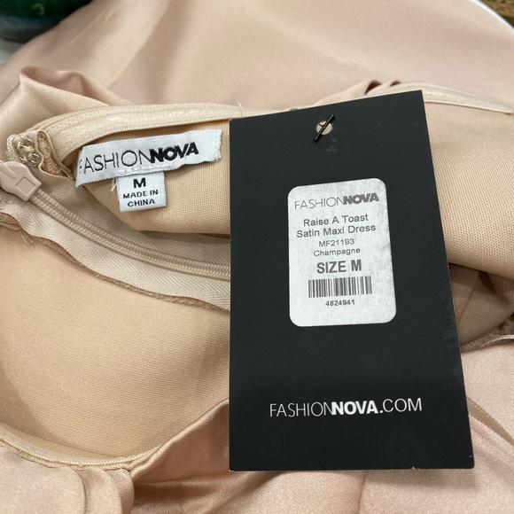 Fashion Nova - Champagne Satin Corset-Bodice Full-length Formal Gown, M - Picture 10 of 14